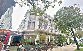 Blue Diamond Hotel
